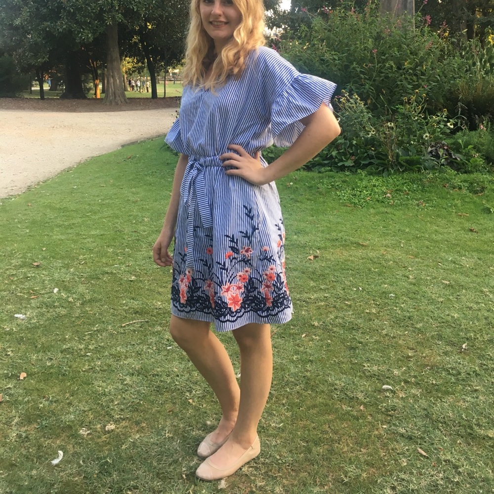 Julia Jordan flowy striped dress w/floral bottom - Picture 2 of 4